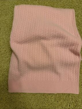 Soft Pink Cashmere/Wool Mix Cable Knit Sweater Throw